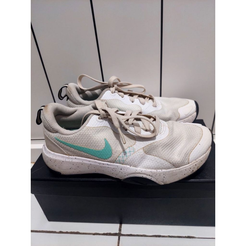 Preloved Sepatu Wanita Nike (Ori)