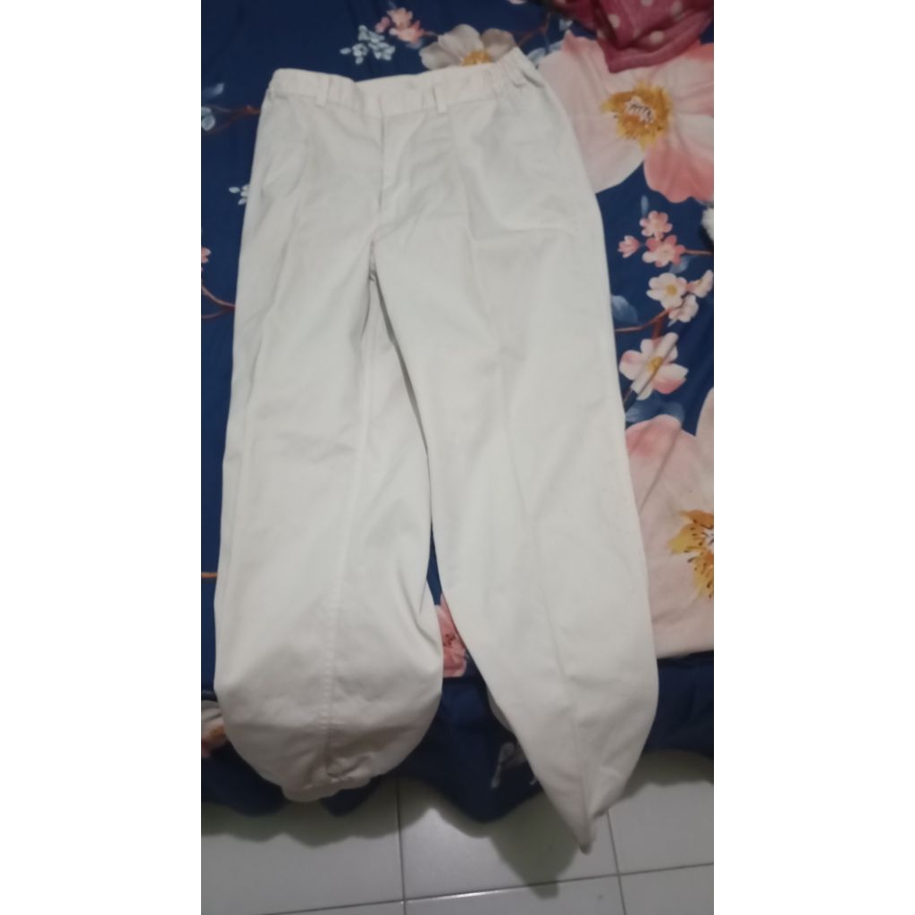 Jogger jeans putih