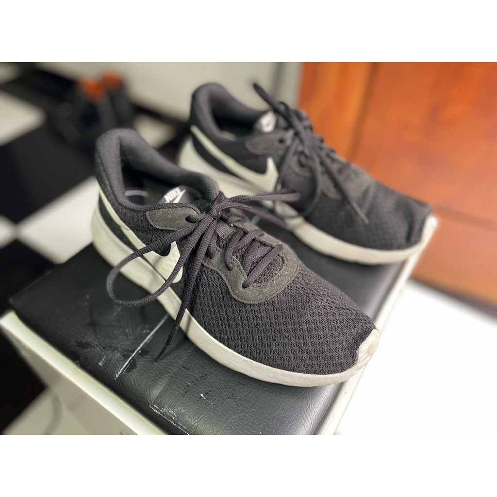 SEPATU RUNNING NIKE