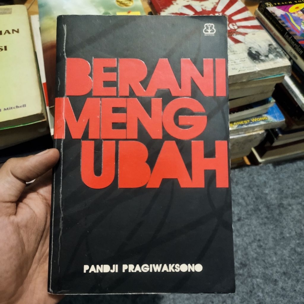 Buku Berani Mengubah | Pandji Pragiwaksono