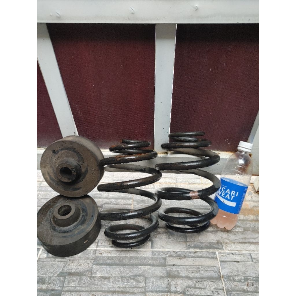 1 PAKET = PER/Coil Spring BELAKANG Original BMW e46 Custom sudah PNP Rush/Terios Konde dan Karet Ban