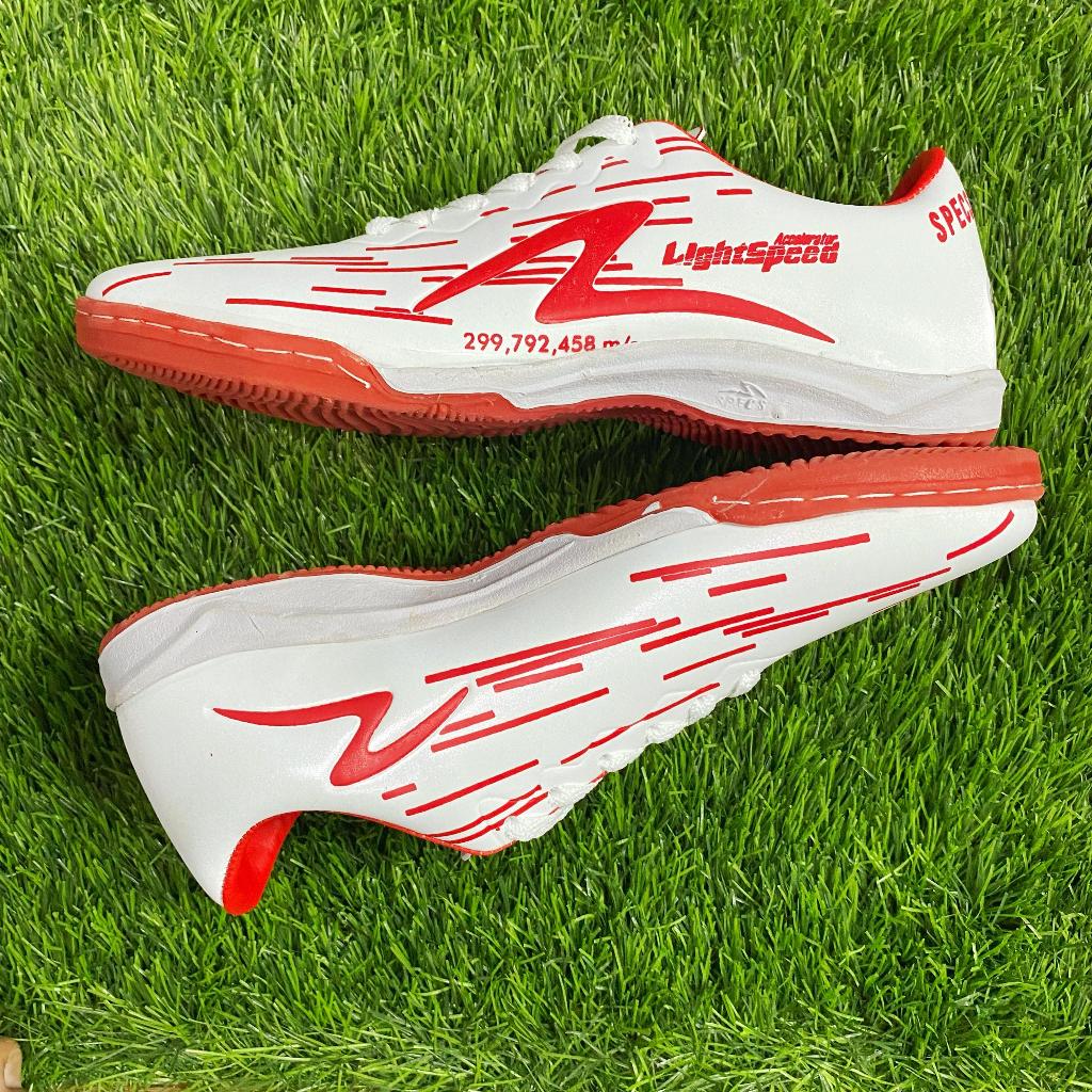 sepatu futsal specs reborn / sepatu futsal specs Lightspeed