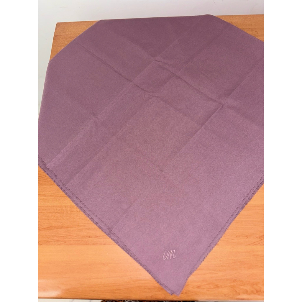 Umama Scarf Polos, Azzura Scarf dan Damia Scarf Motif 130x130cm