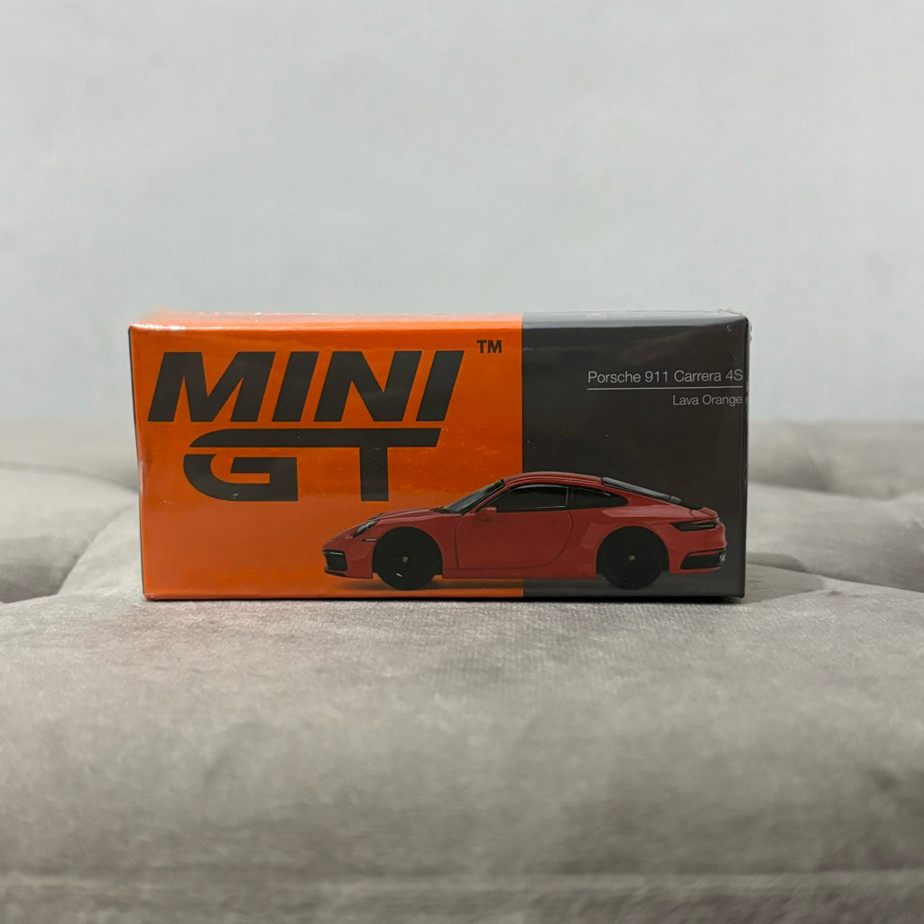 MiniGT Porsche 911 Carrera 4S