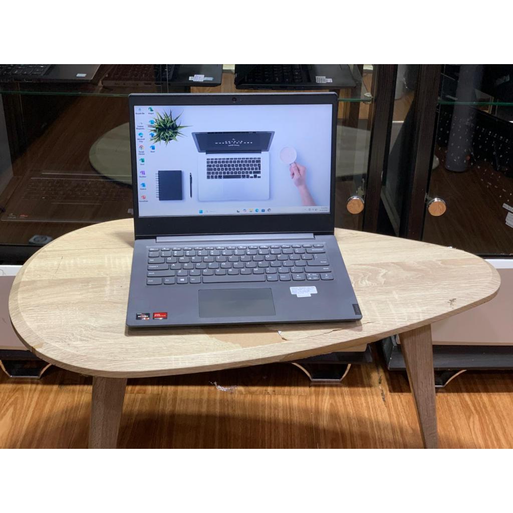 Laptop Lenovo Ideapad V14 ADA AMD Ryzen3-3250U Ram 4Gb SSD 256Gb Slim Mulus Normal bergaransi