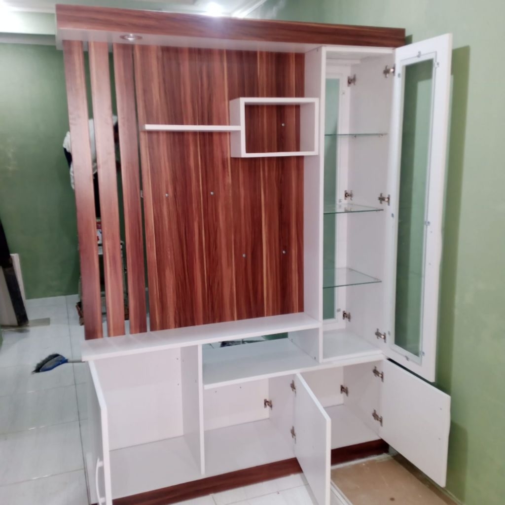 lemari sekat ruangan