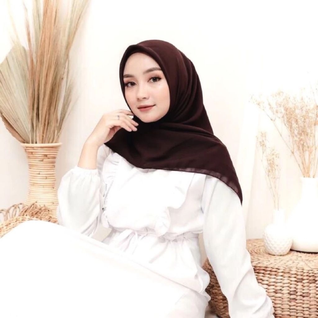 BELLA SQUARE WARNA MAHOGANY | JILBAB SEGITIGA BELLA SQUARE WARNA COKLAT TUA | BELLA SQUARE MAHOGANY 