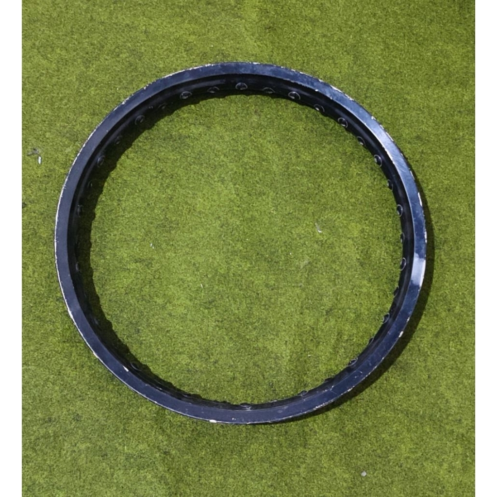 VELG ROSSI ITALY SIZE 160  RING 17 KONDISI MASIH BAGUS TIDAK PEANG / TIDAK RETAK