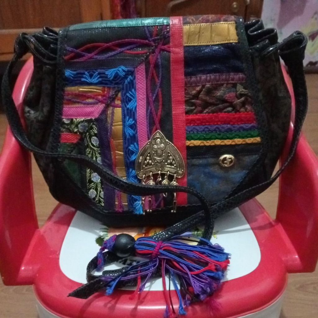 Tas Sling Wanita Monza