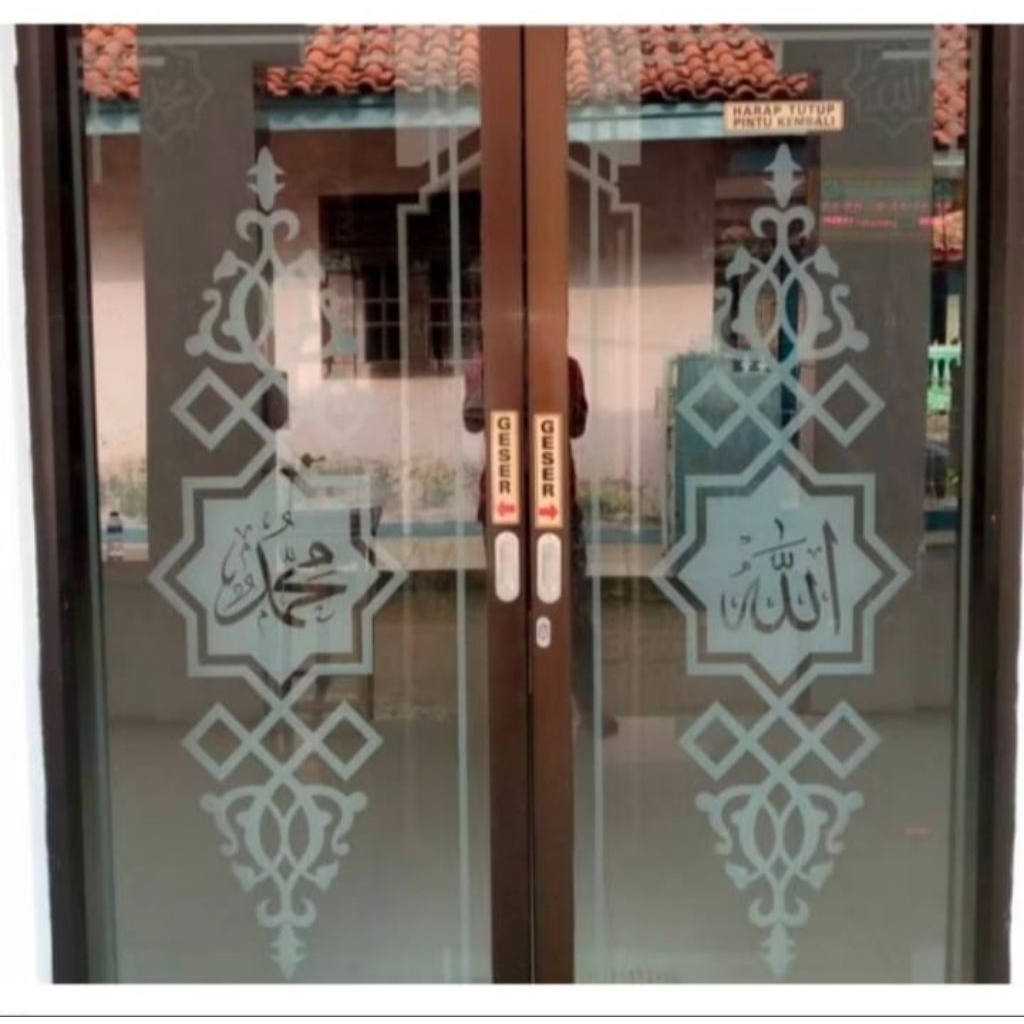 Sticker kaligrafi kaca masjid/musholla