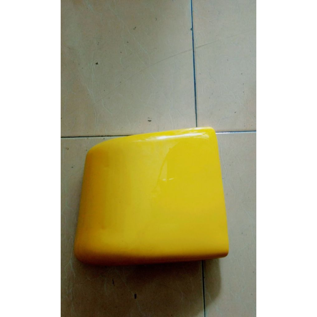 Pipi Bumper Canter Original sebelah kanan
