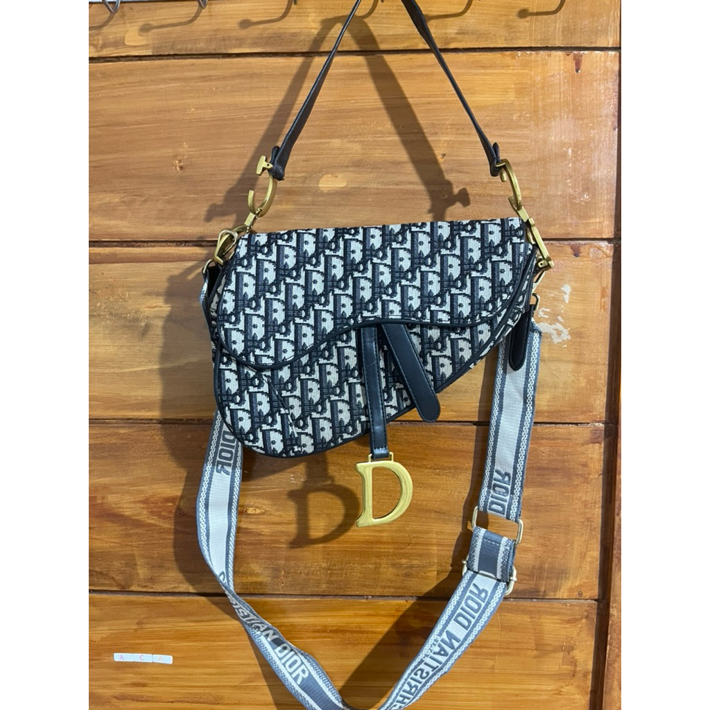 dior saddle bag size kecil