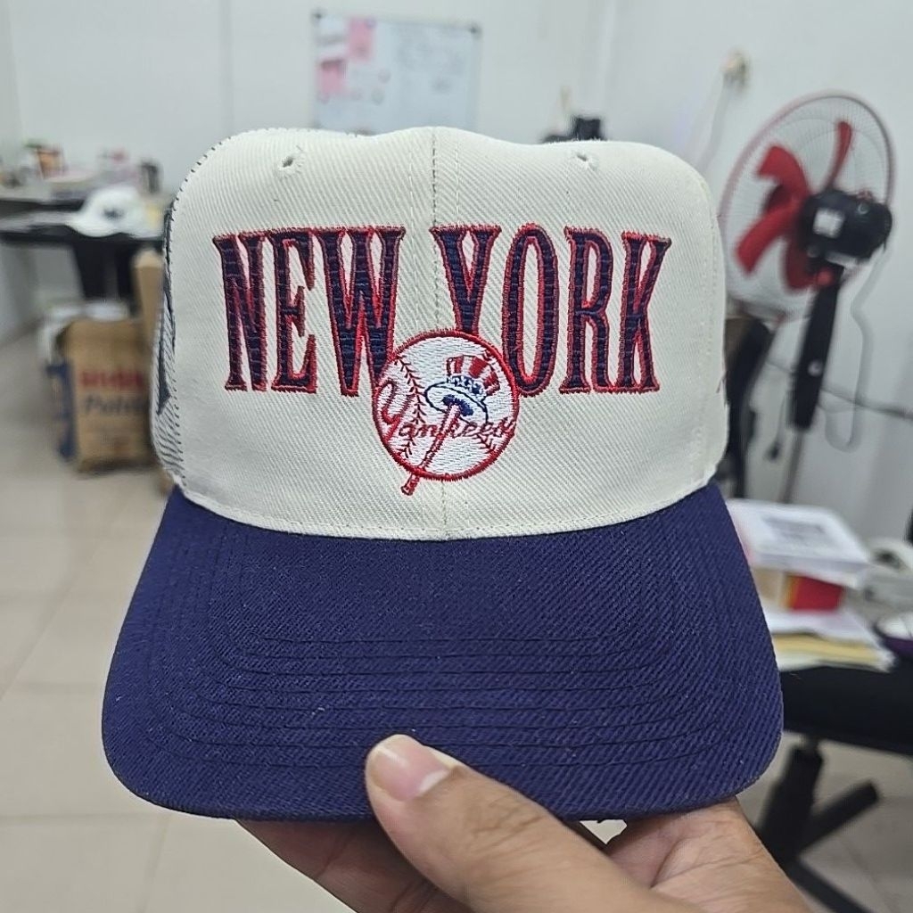 SNAPBACK NEW YORK YANKEES LASER HAT SPORT SPECIALTIES
