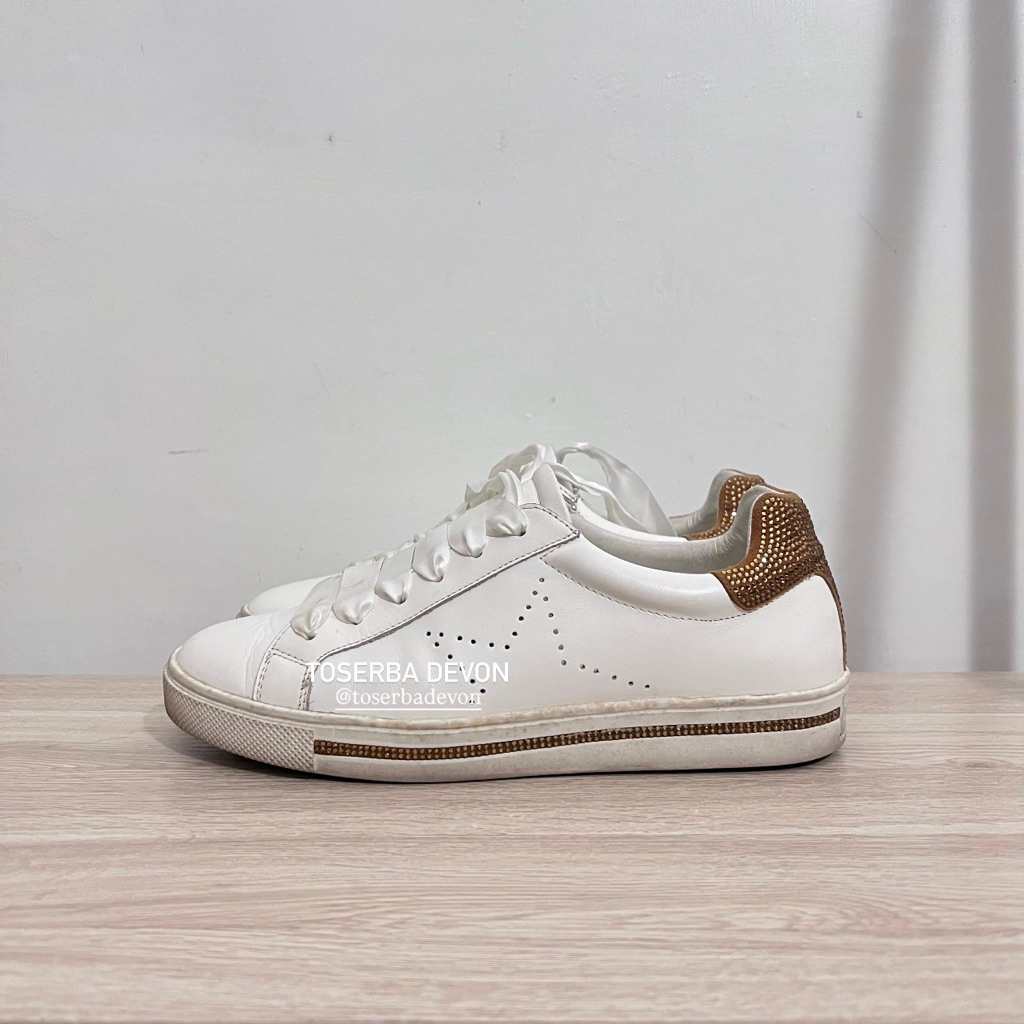 Sepatu Sneakers Wanita Staccato Putih Gold Size 39 Original Preloved Fullset