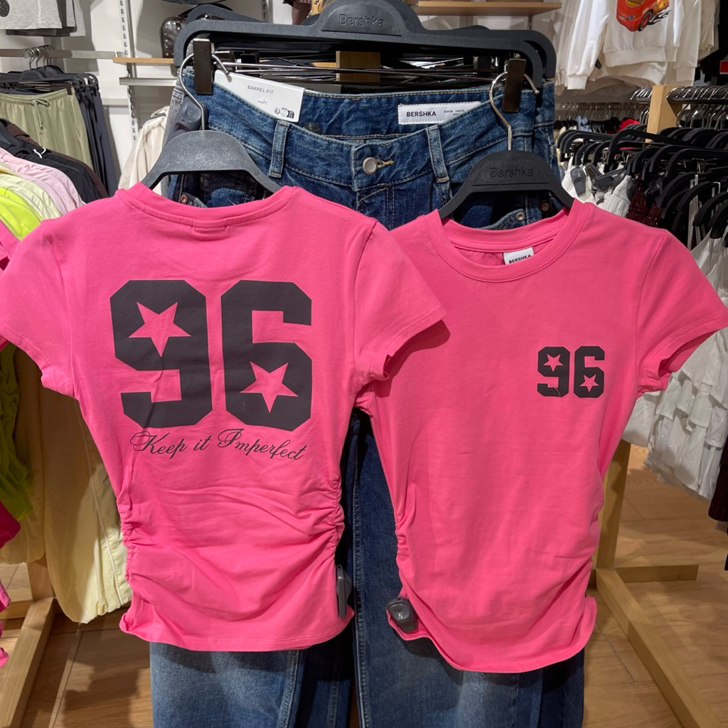 Kaus T-shirt BERSHKA Women Jastip (jasa titip)