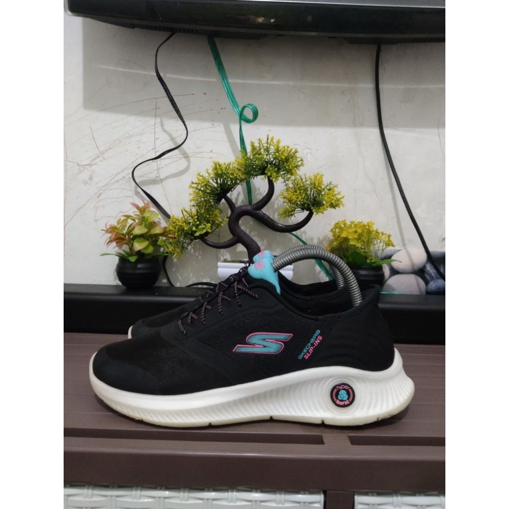 Insole 24.5 cm • Sepatu Skechers Slip In Go Walk Arch