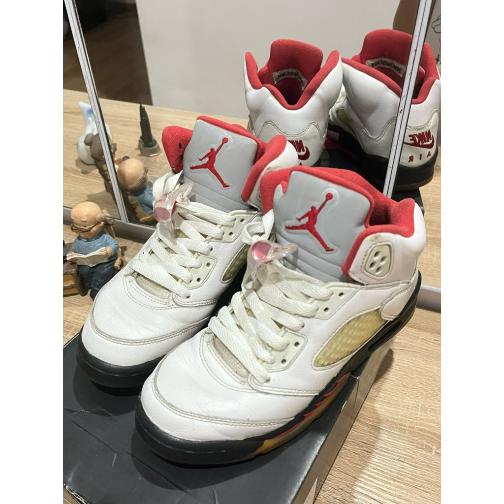 Preloved Air Jordan 5 Retro Fire Red GS (baca desk)