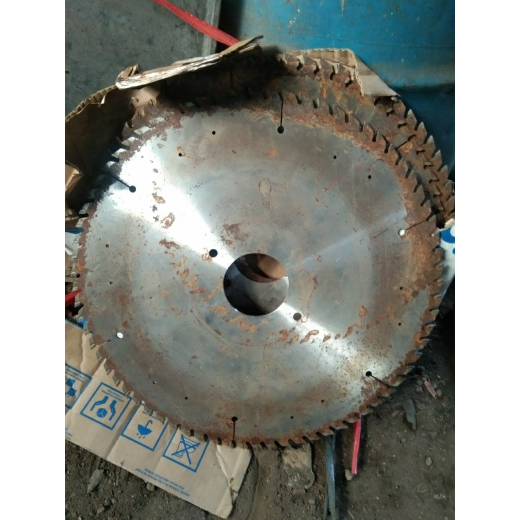 GERGAJI SERKEL KAYU  BEKAS BAHAN PISAU