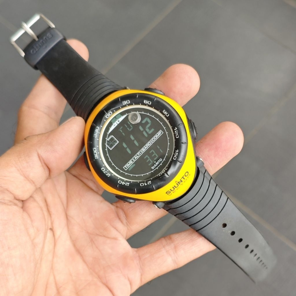 SUUNTO VECTOR KUNING JAM GUNUNG