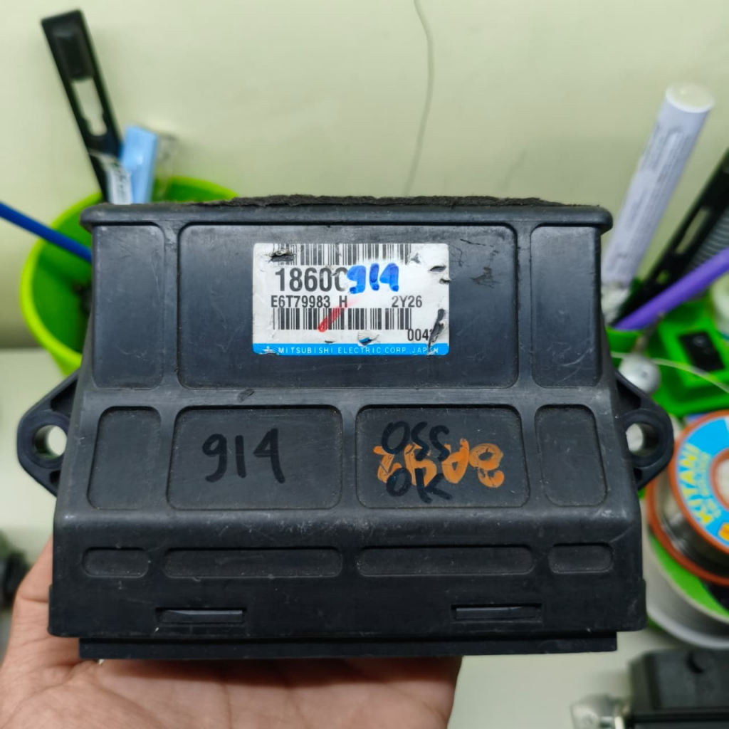 ECU MITSUBISHI MIRAGE 1860C914