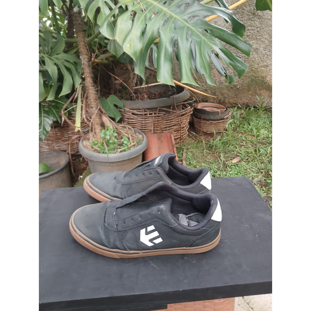 ETNIES AXEL LOW CANVAS