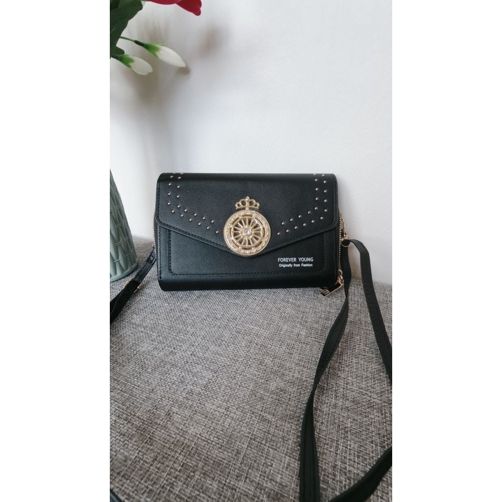 PRELOVED crossbody bag by forever young