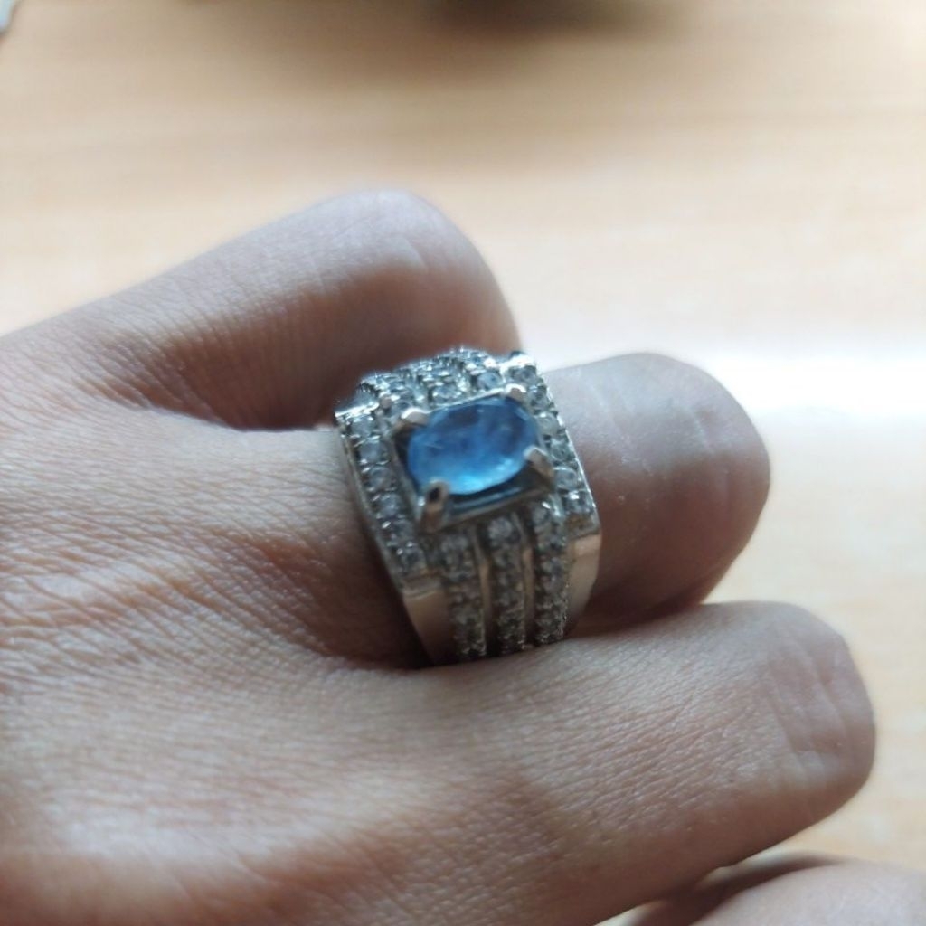 Natural Blue Light Sapphire Ceylon