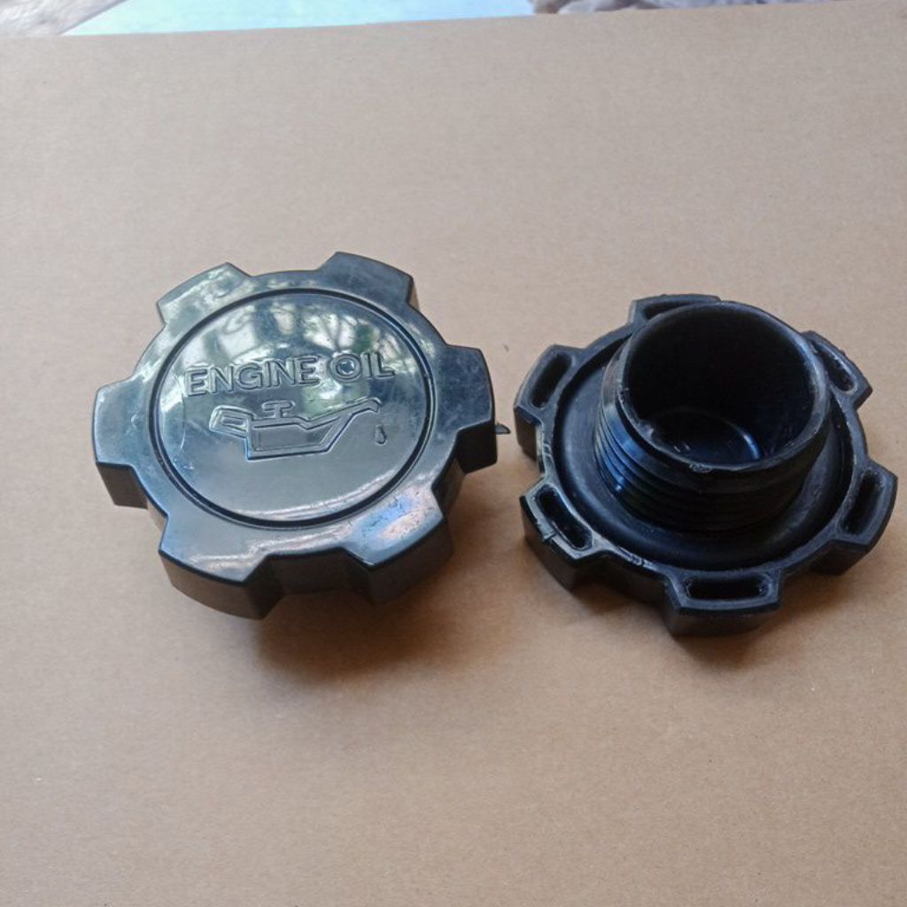 TUTUP OLI MESIN TOYOTA