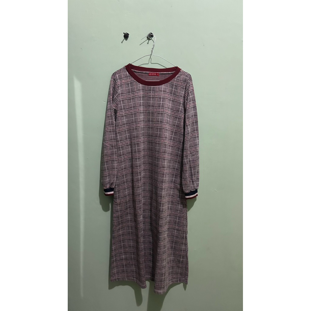 Tunik kotak merah