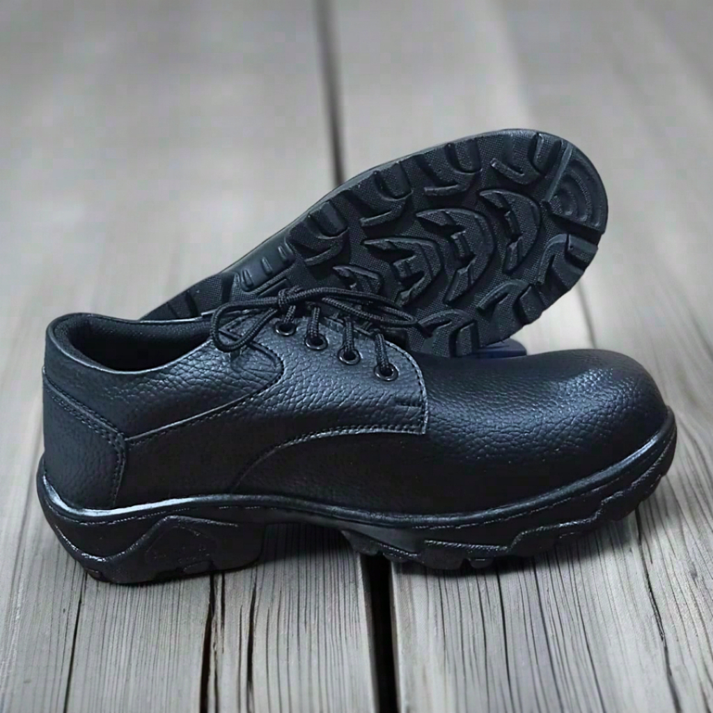 Sepatu Safety pria kickers kulit 005