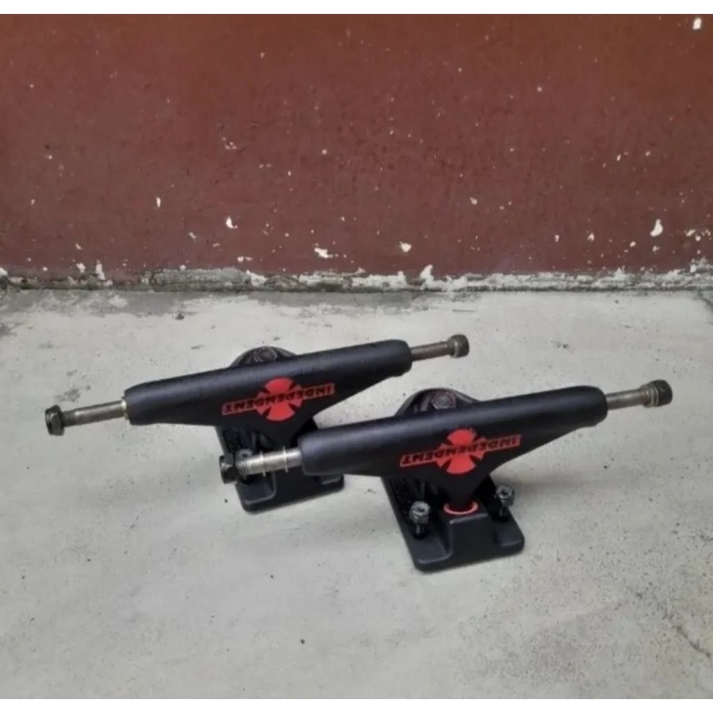 Skateboard Truck Independent OGBC + boltnuts second / bekas