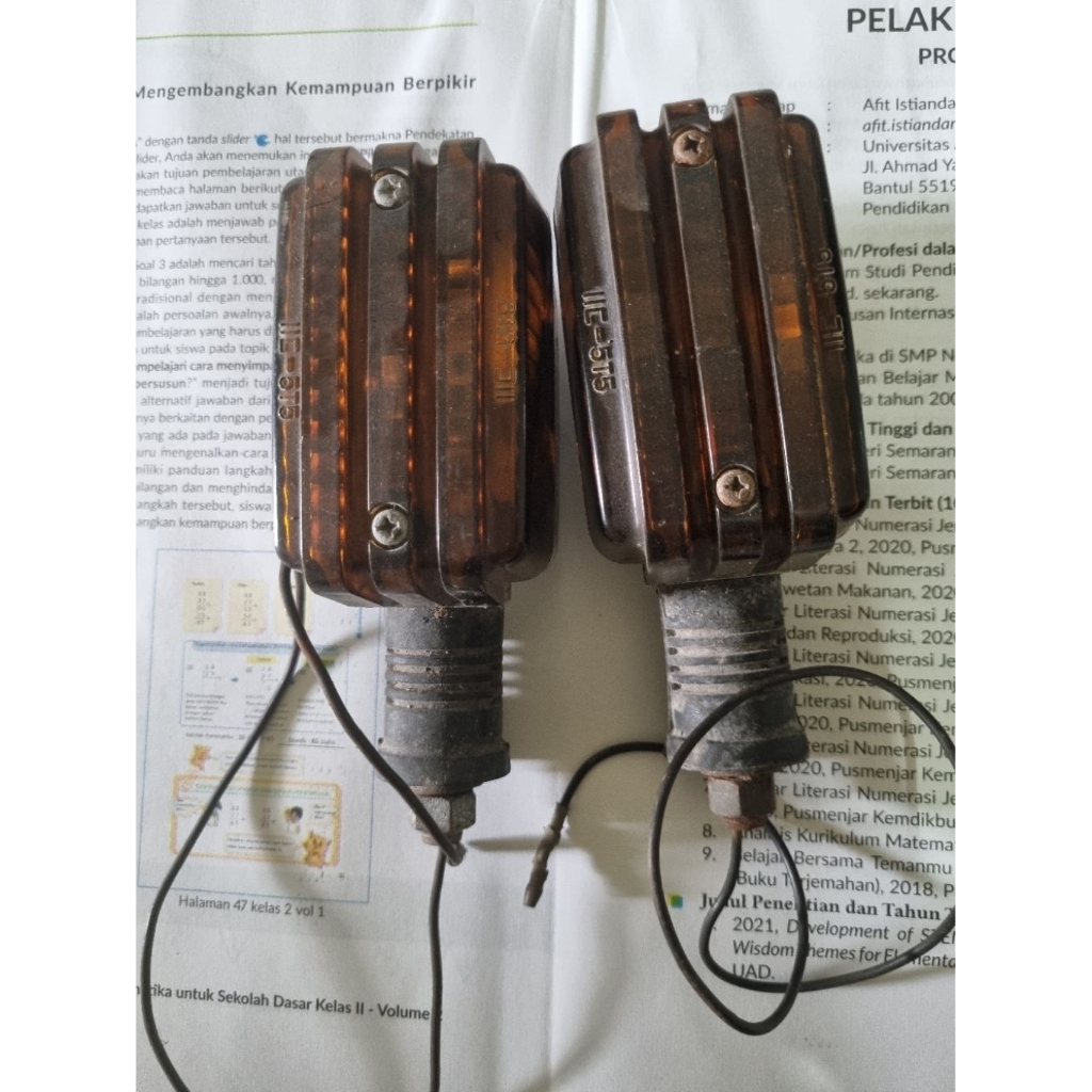 Lampu sen Rx King lama.  5t5 original. Bohlam nyala.