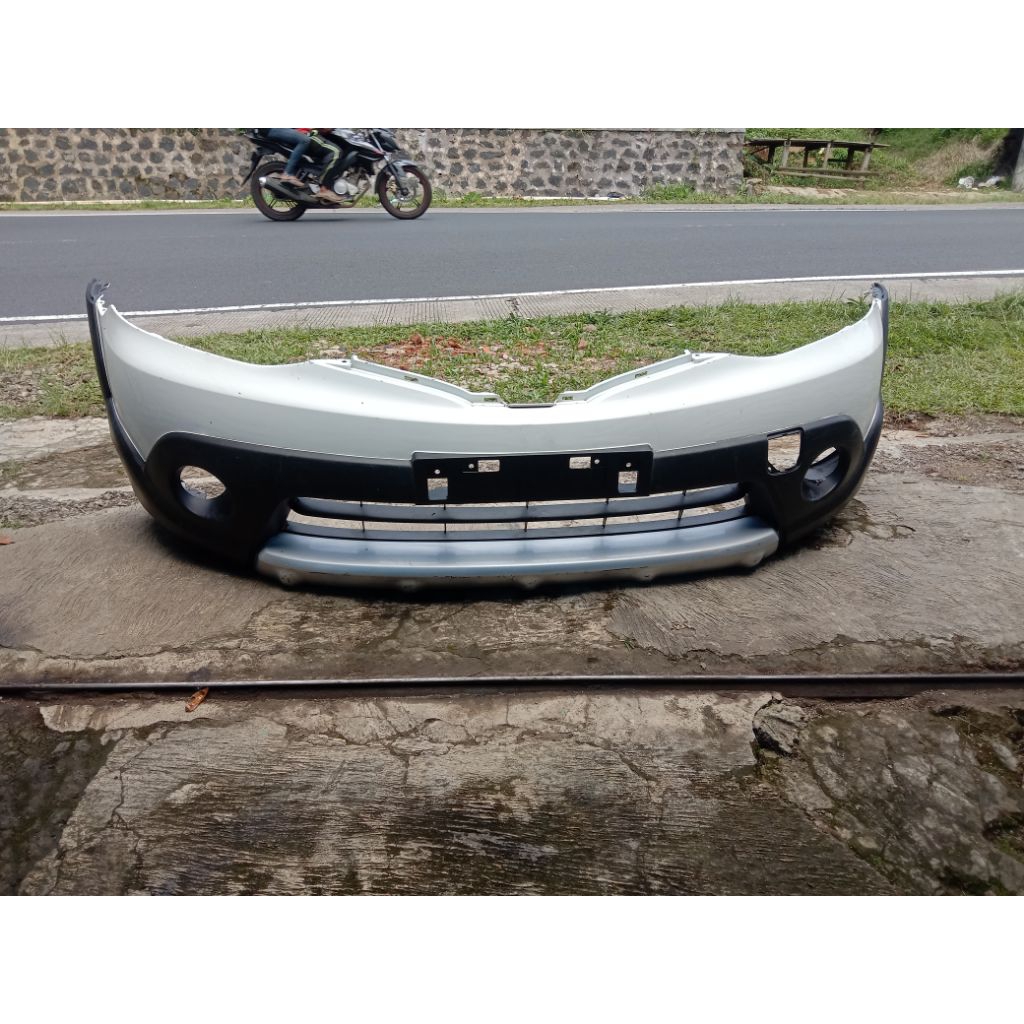 bemper depan Nissan Livina x gear