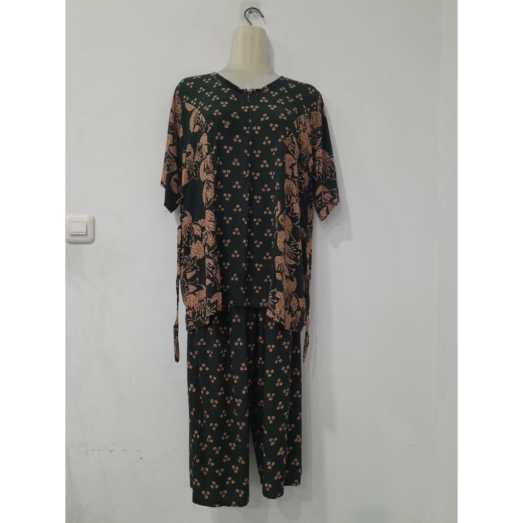 Setelan 3/4 Putri Diana LD 108 cm