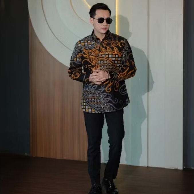 KAYANA BATIK Motif LURIK Hem Batik Pria Lengan Panjang Lapis Furing