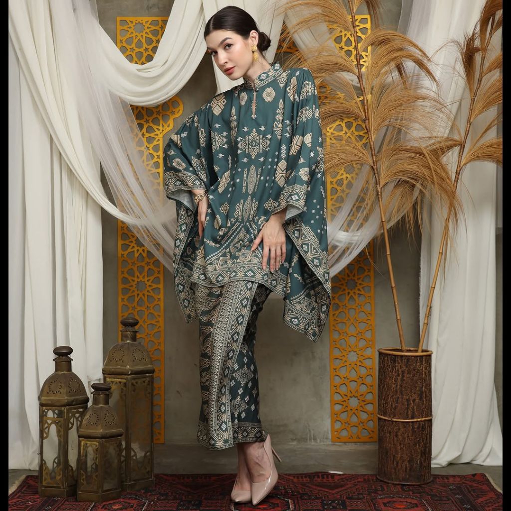 Kebaya Hijau | Kebaya Premium | Kebaya Wisuda | Kebaya Modern | Kebaya Wanita | Baju Kurung | Kebaya