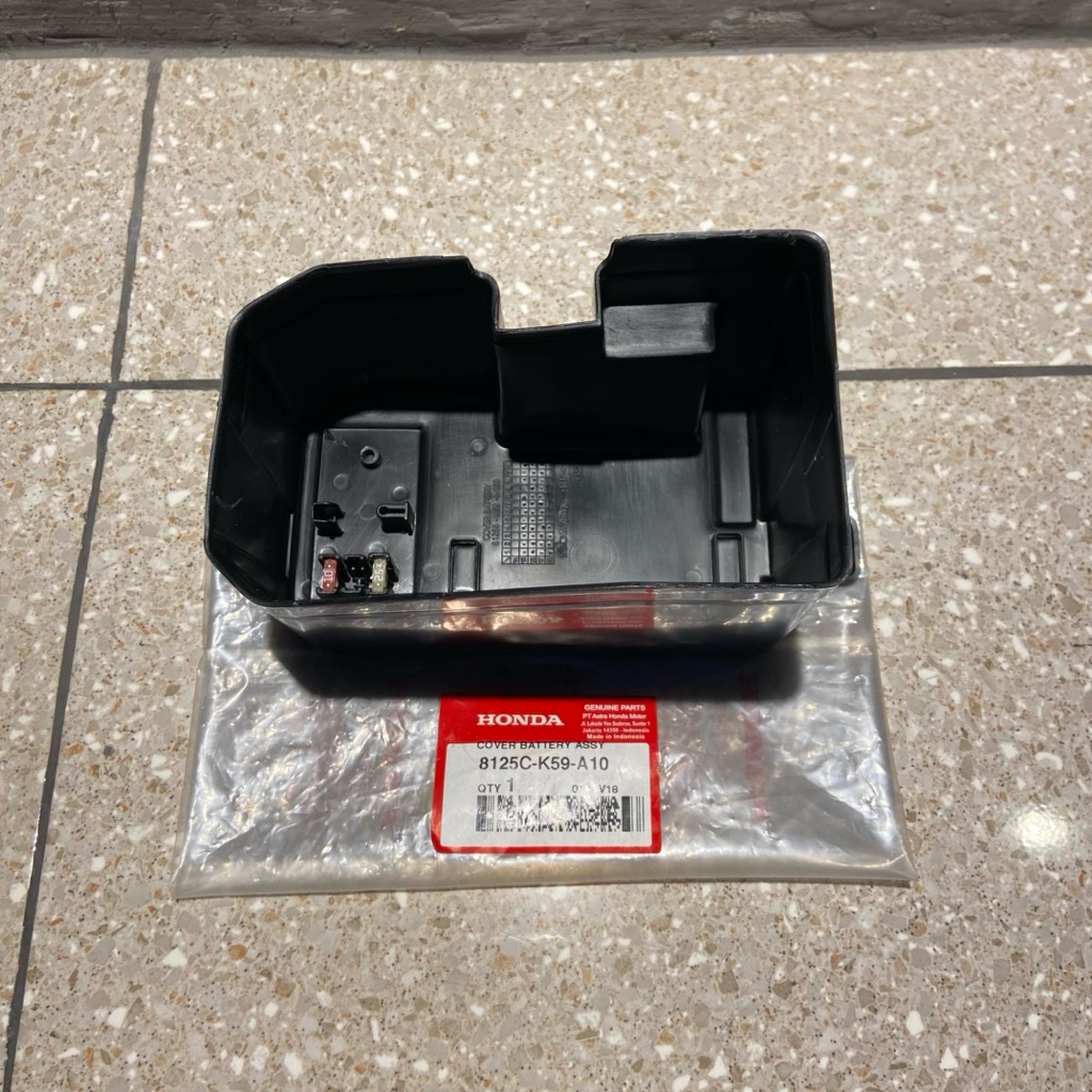 8125C K59 A10 COVER TUTUP AKI VARIO 125-150 LED ORIGINAL AHM