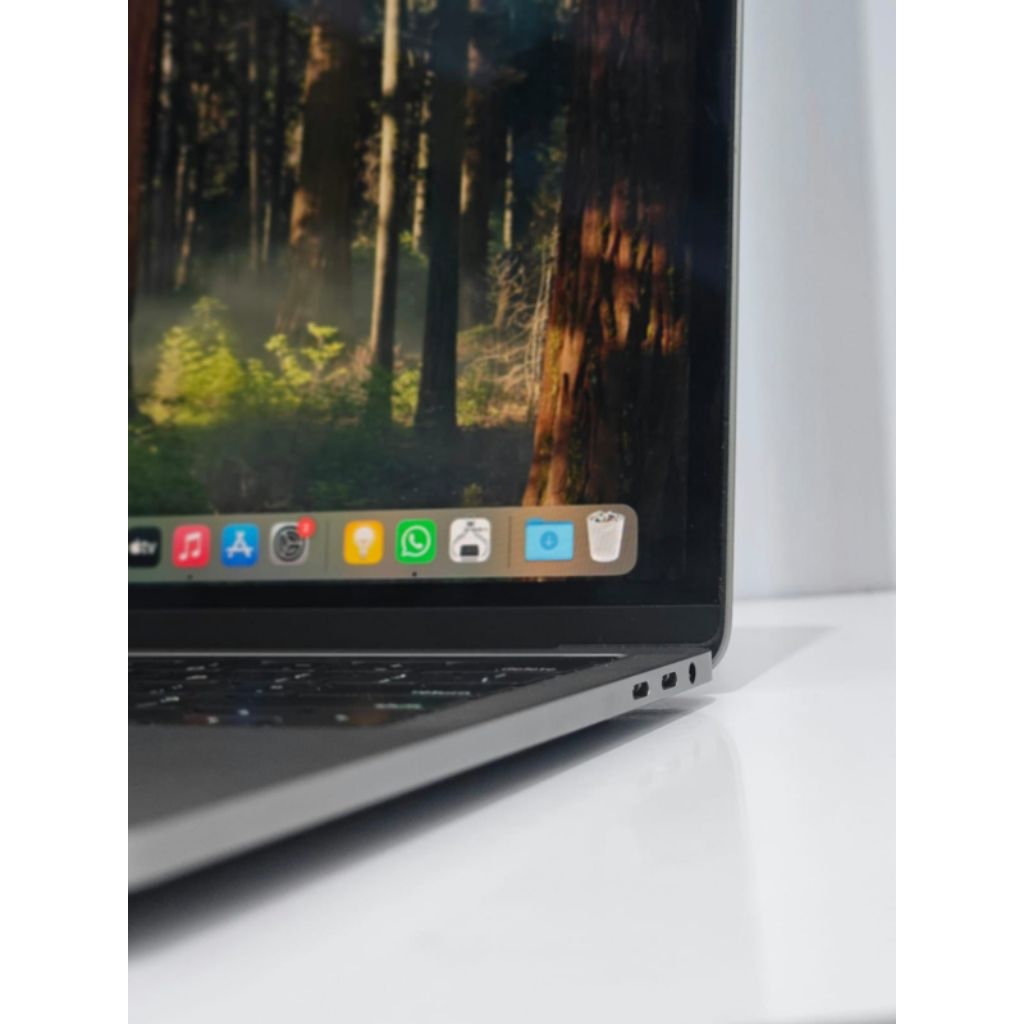 macbook pro touchbar 2019 i7 16/512 gb