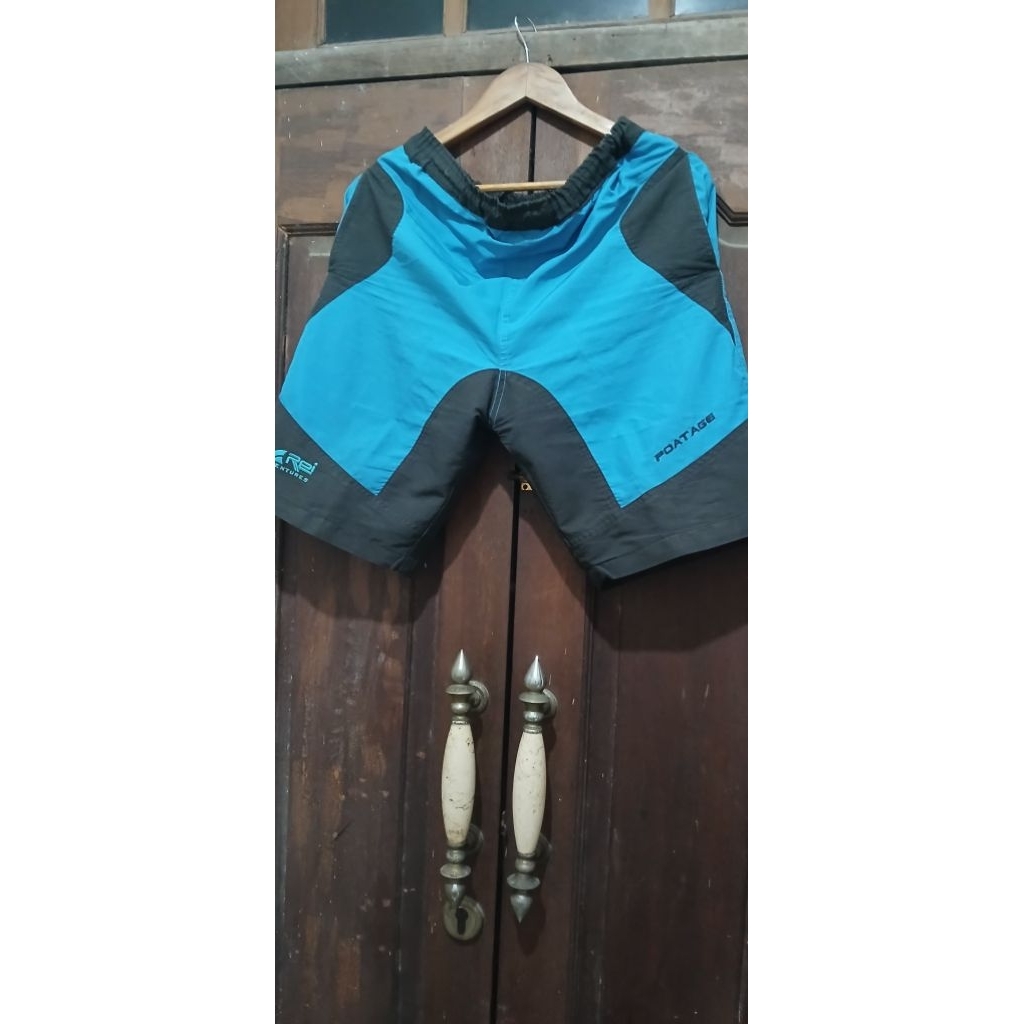 celana pendek outdoor REI