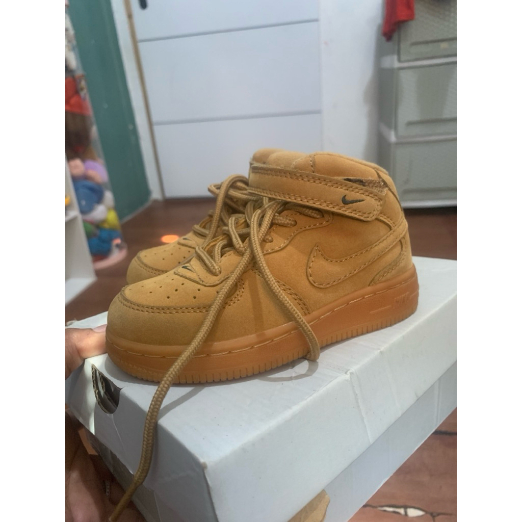 Preloved sepatu Nike anak