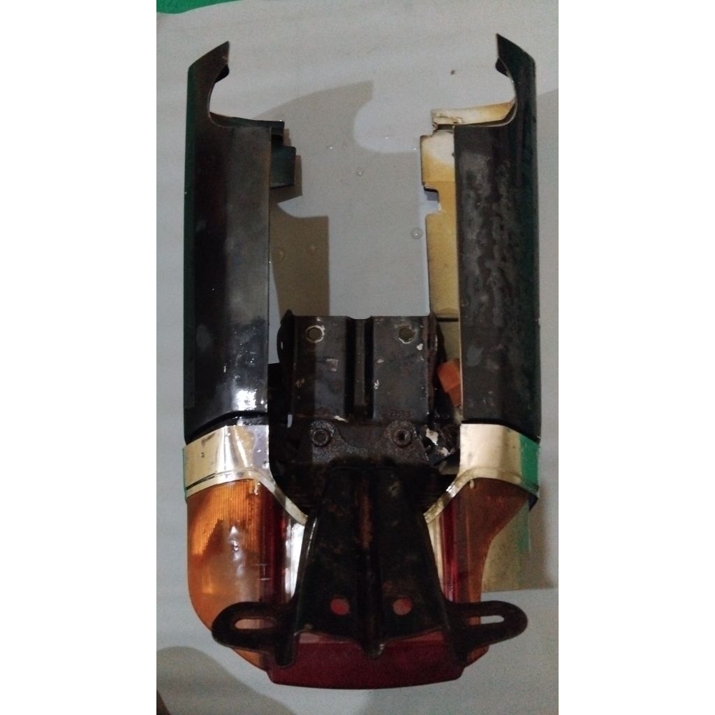 Body dek belakang tepong samping+stoplamp+pangkon jok Yamaha V80 Robot V80SS Superdeluxe Excellent s