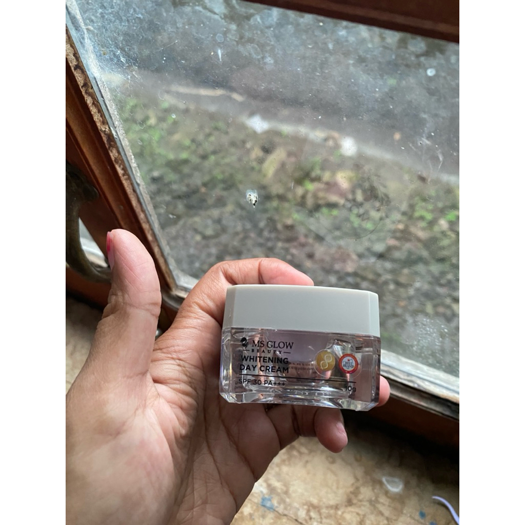 Preloved whitening day cream ms glow