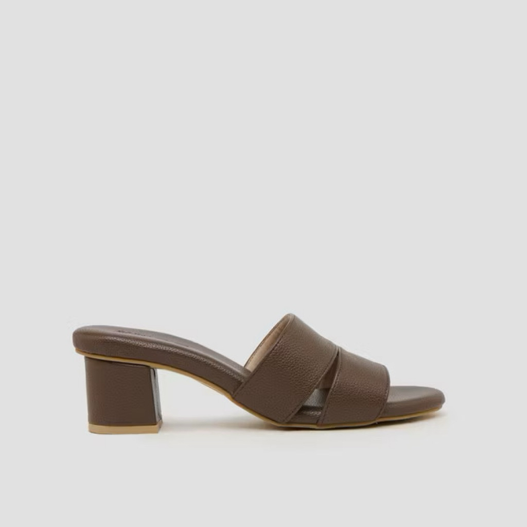 St Yves Heels
