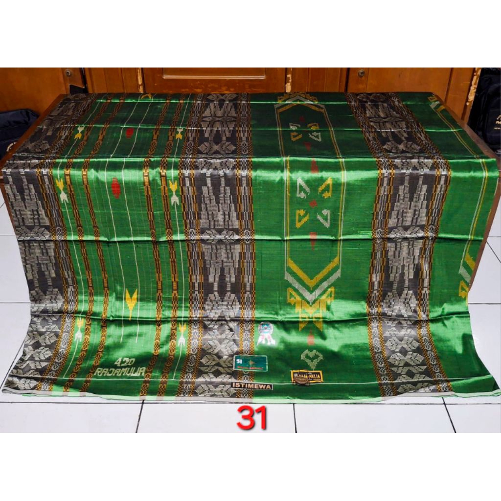 Raja mulia 420 sutra, sarung raja mulia