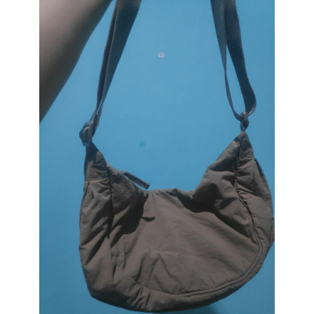 Tas Slempang Uniqlo Original Warna Cream
