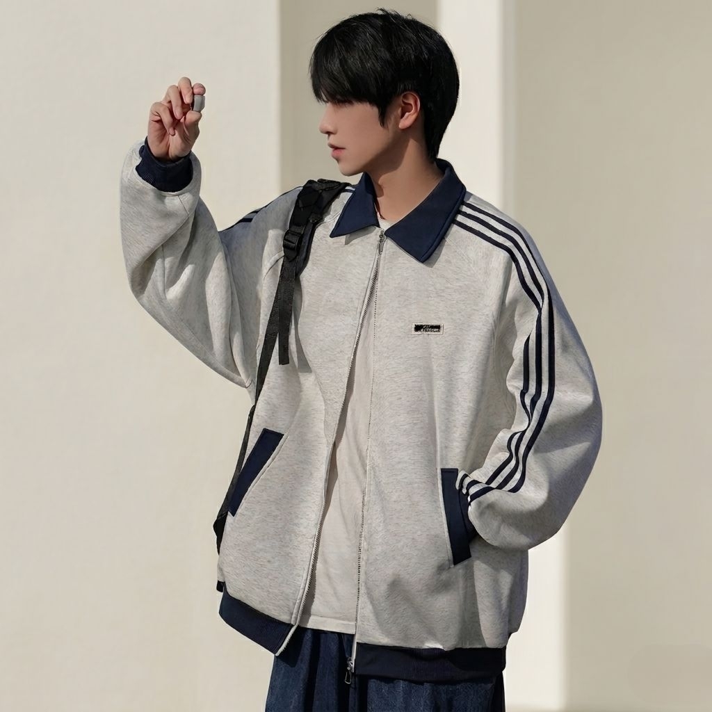 Jaketin Aja - Zip Varsity Berkerah Big Size ( S - XXXXXL 6XL ) Jaket Bomber Kerah SIMPLE STRIPED SPO