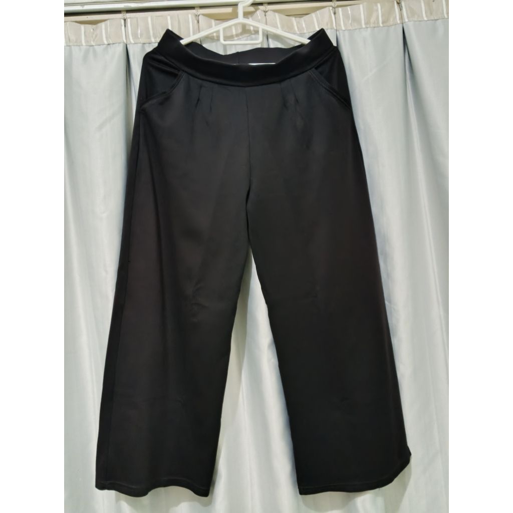 [PRELOVED] Celana Kulot Scuba