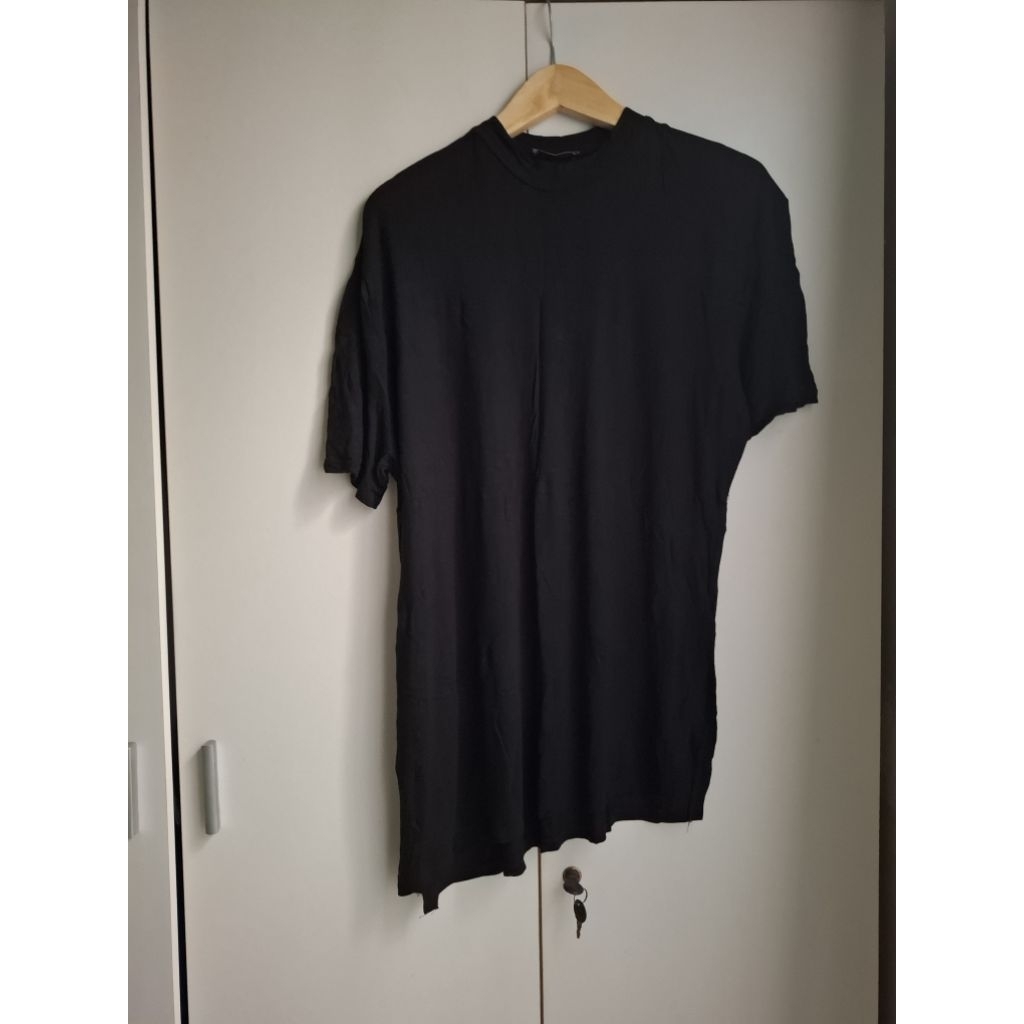 Preloved Kaos Zara asimetris