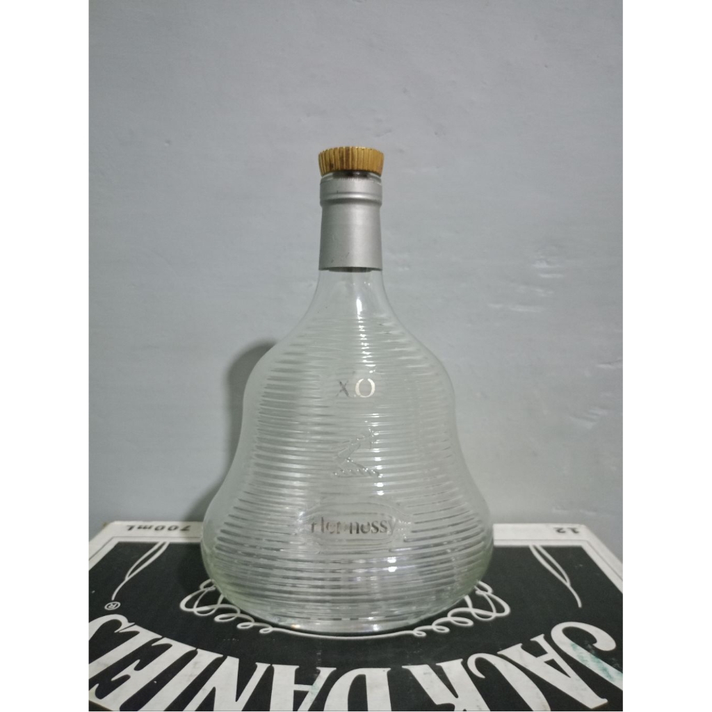 botol bekas Hennesy limited edition