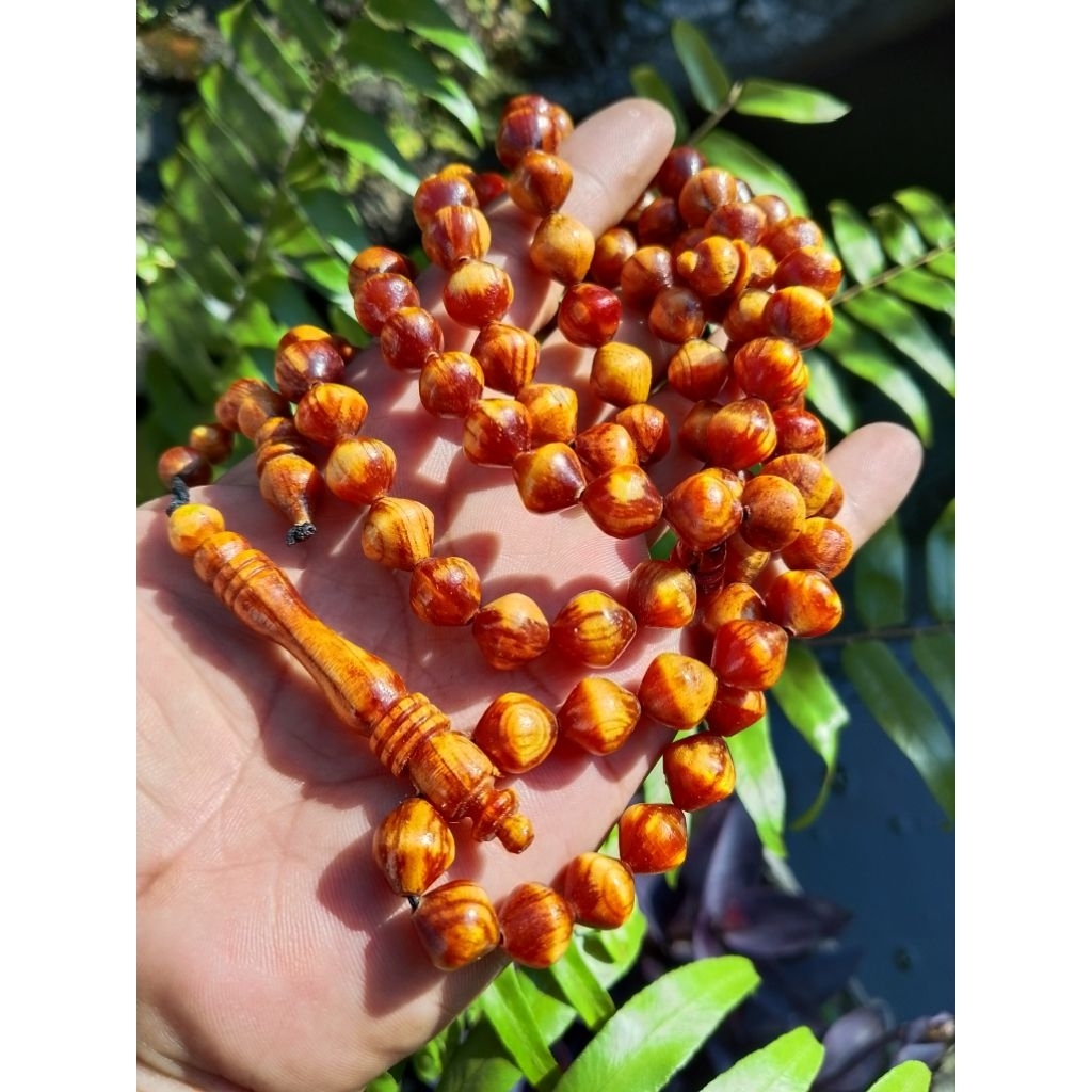 Tasbih getah pinus